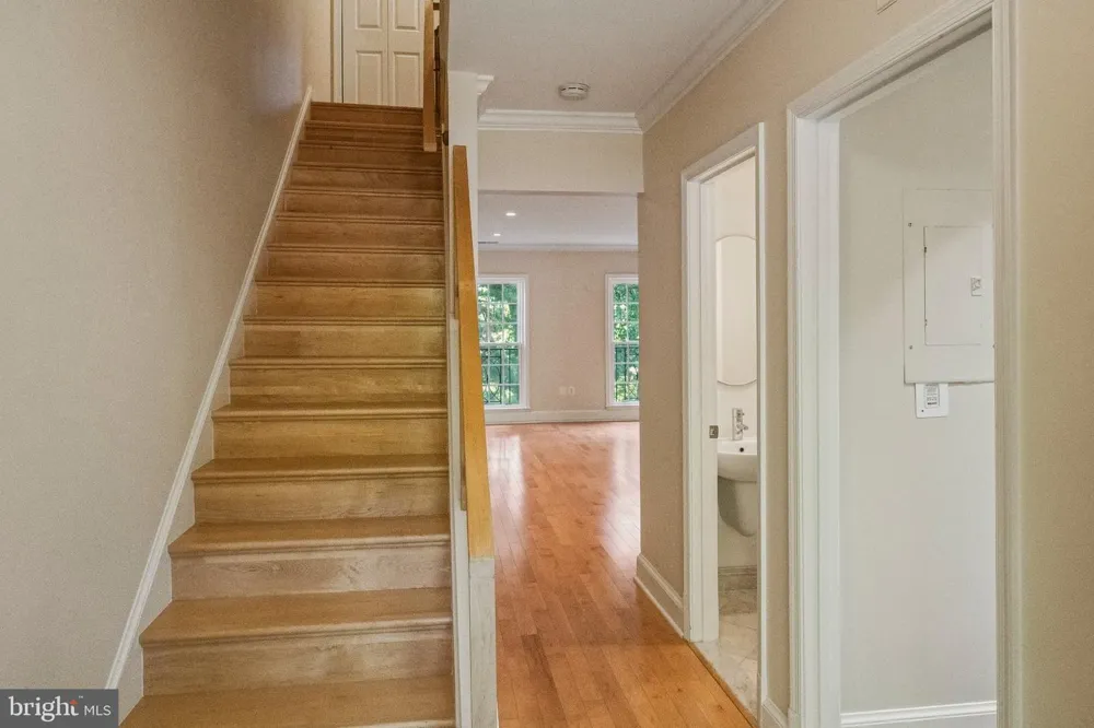 3217 SUTTON PLACE NW #B Washington, DC 20016