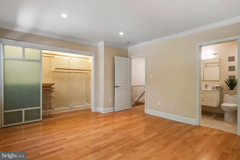 3217 SUTTON PLACE NW #B Washington, DC 20016