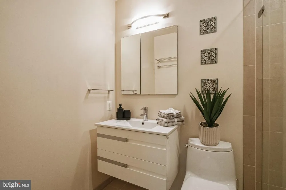 3217 SUTTON PLACE NW #B Washington, DC 20016