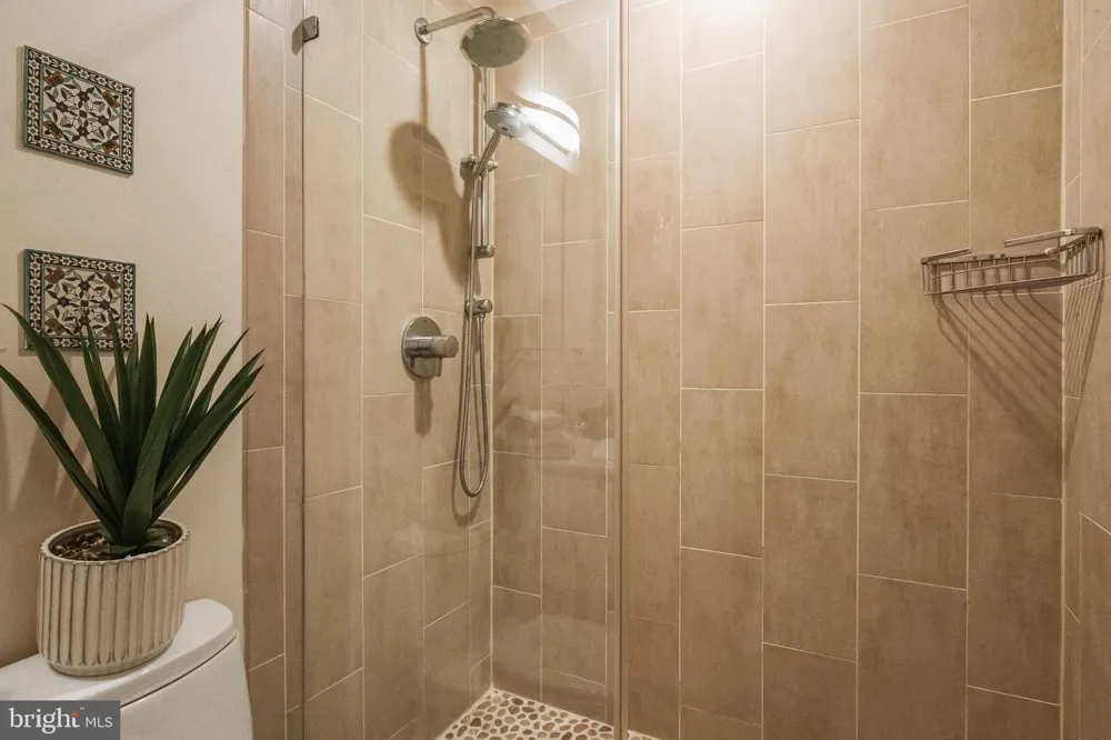 3217 SUTTON PLACE NW #B Washington, DC 20016