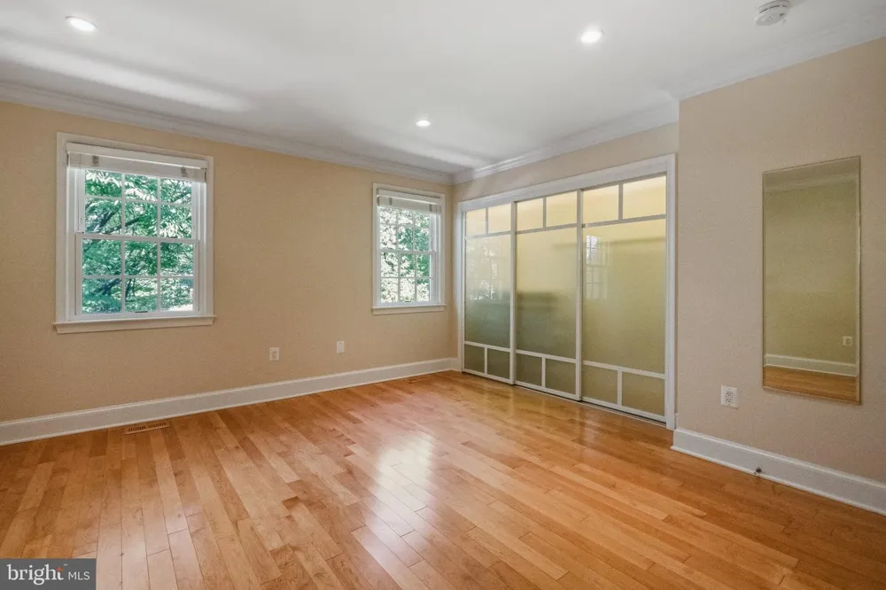 3217 SUTTON PLACE NW #B Washington, DC 20016
