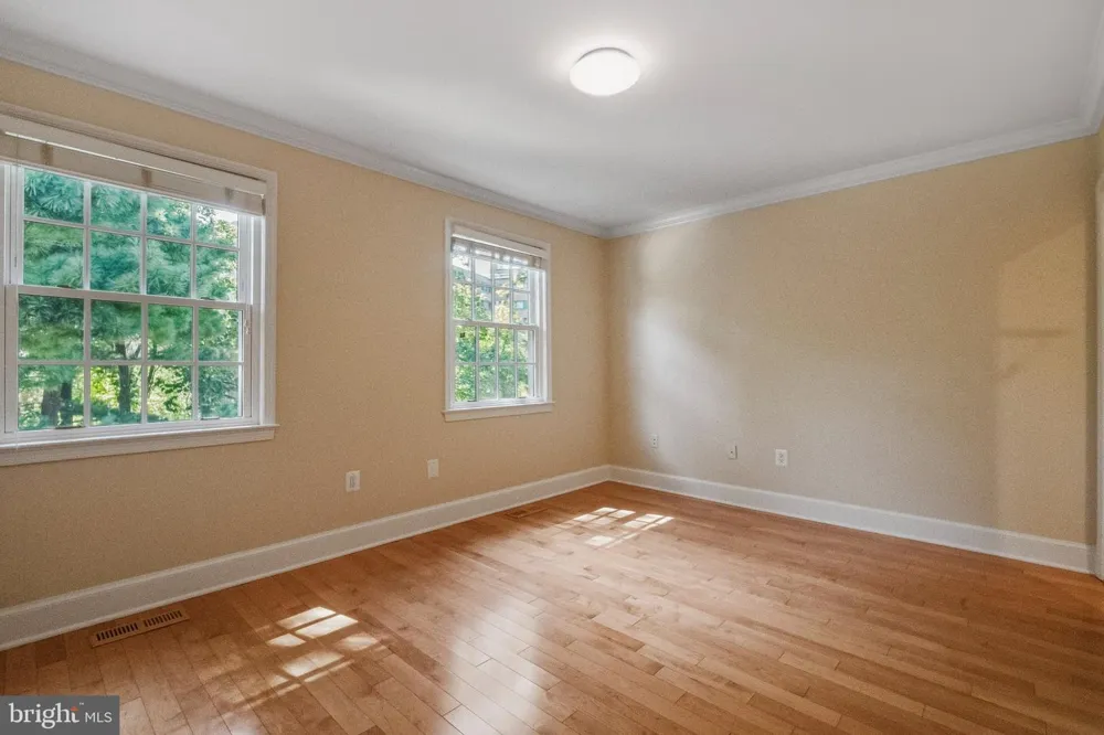 3217 SUTTON PLACE NW #B Washington, DC 20016