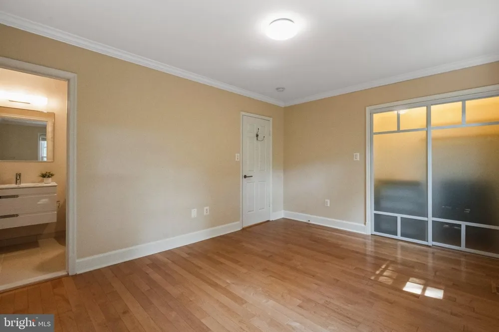 3217 SUTTON PLACE NW #B Washington, DC 20016