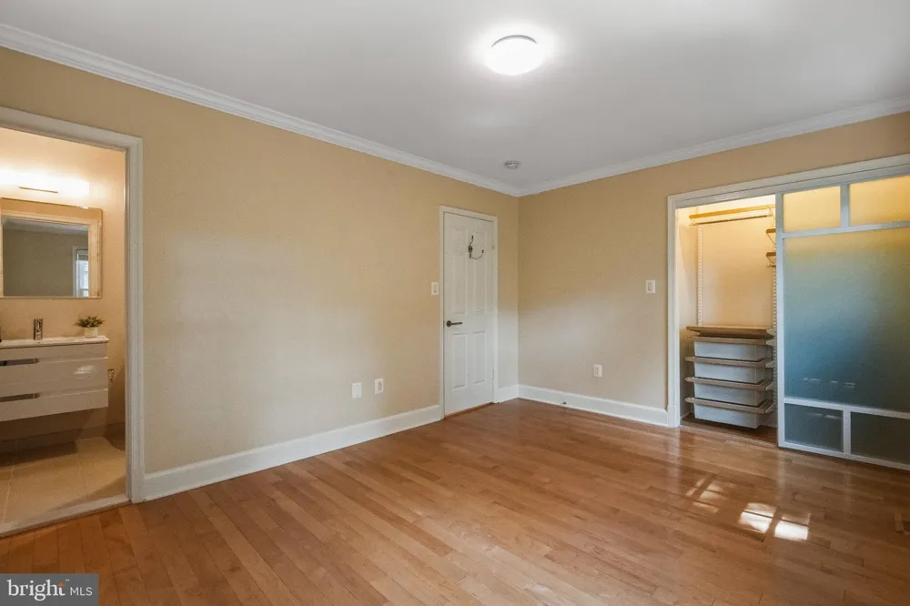 3217 SUTTON PLACE NW #B Washington, DC 20016