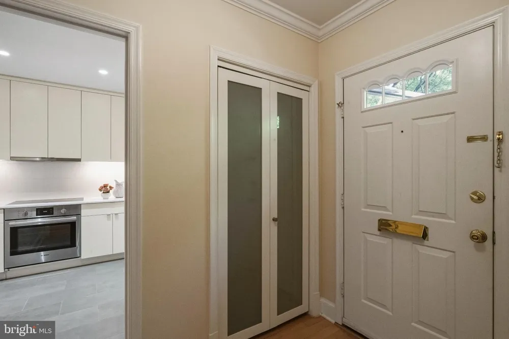 3217 SUTTON PLACE NW #B Washington, DC 20016