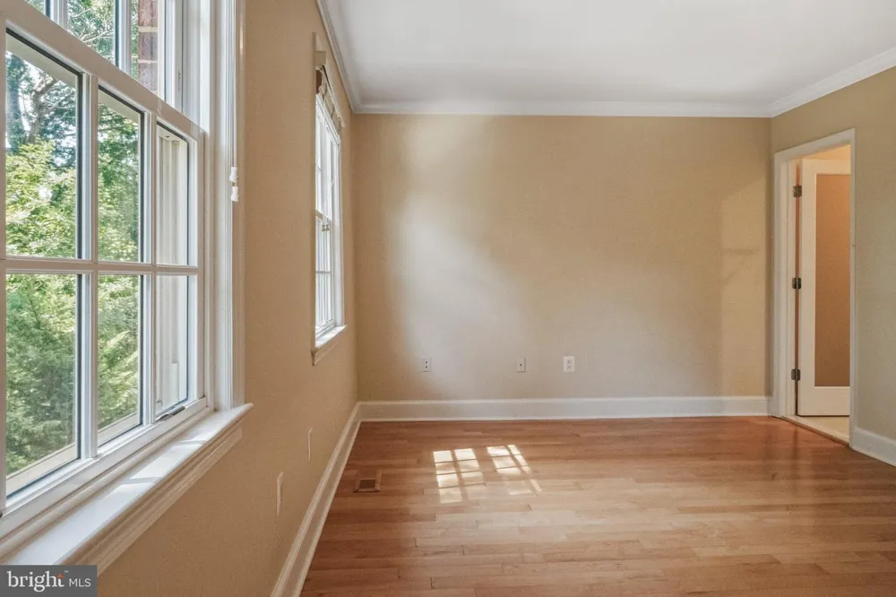 3217 SUTTON PLACE NW #B Washington, DC 20016