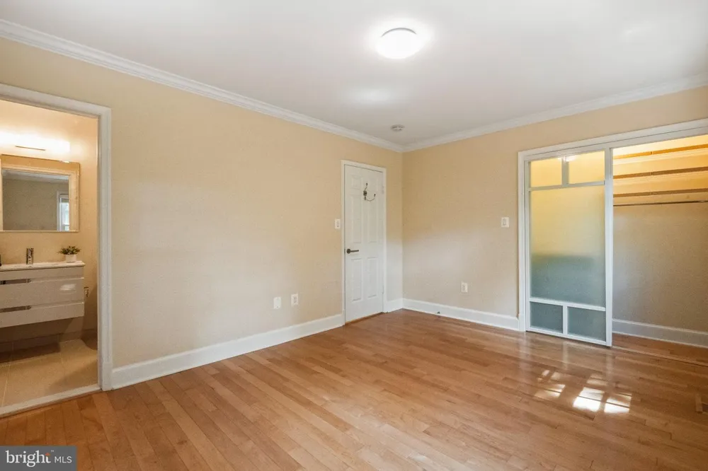 3217 SUTTON PLACE NW #B Washington, DC 20016