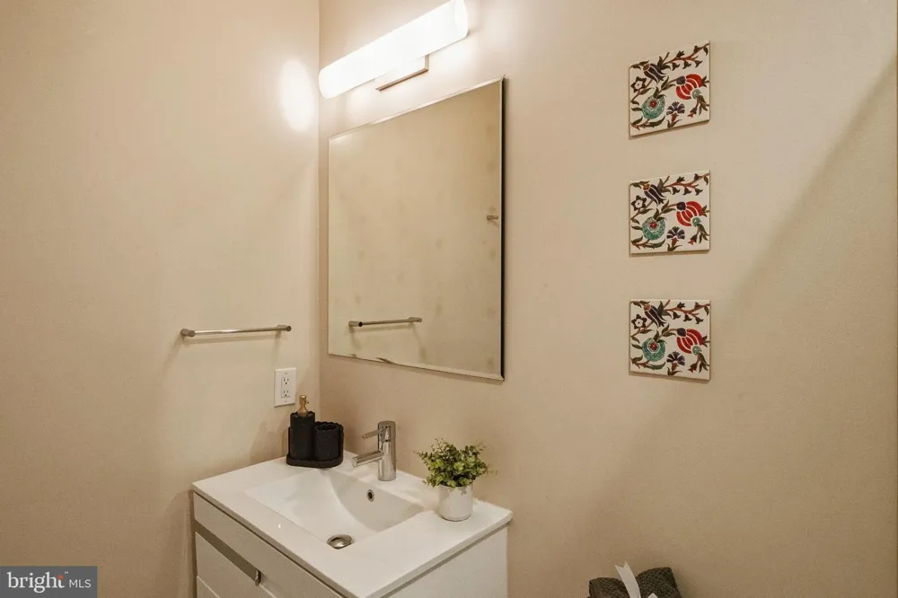 3217 SUTTON PLACE NW #B Washington, DC 20016