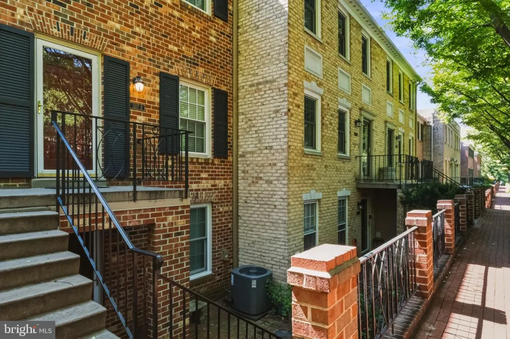 3217 SUTTON PLACE NW #B Washington, DC 20016