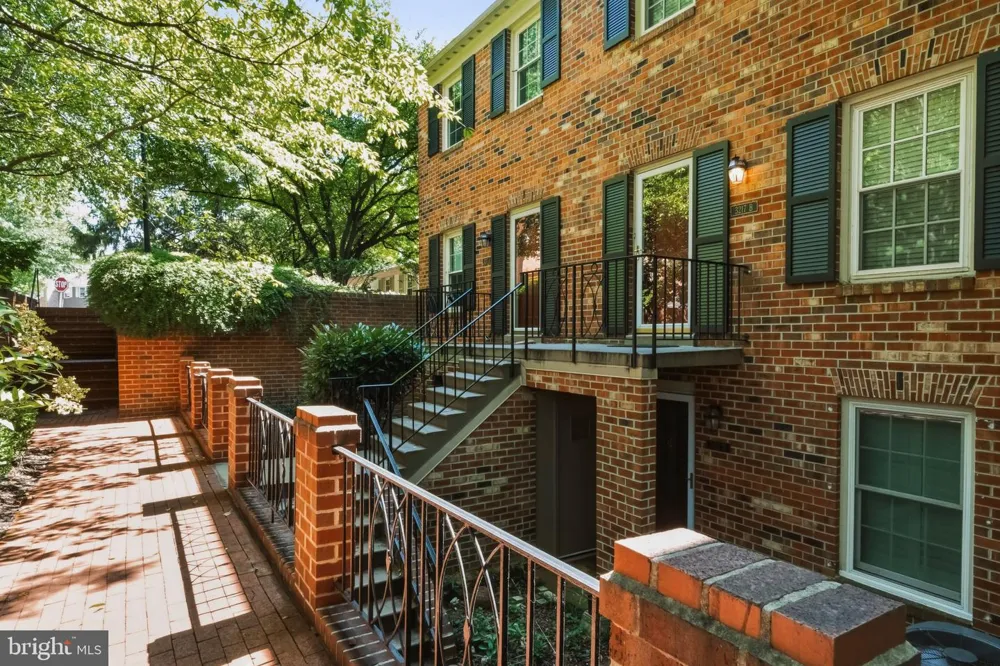 3217 SUTTON PLACE NW #B Washington, DC 20016