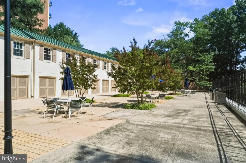 3217 SUTTON PLACE NW #B Washington, DC 20016