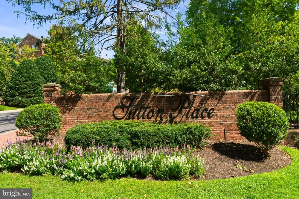 3217 SUTTON PLACE NW #B Washington, DC 20016
