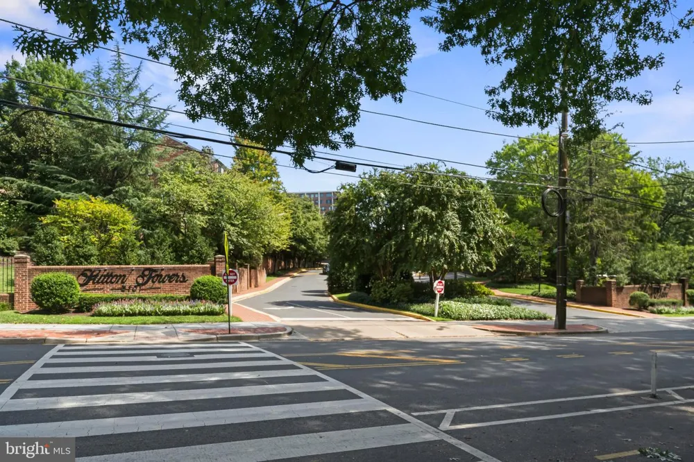 3217 SUTTON PLACE NW #B Washington, DC 20016