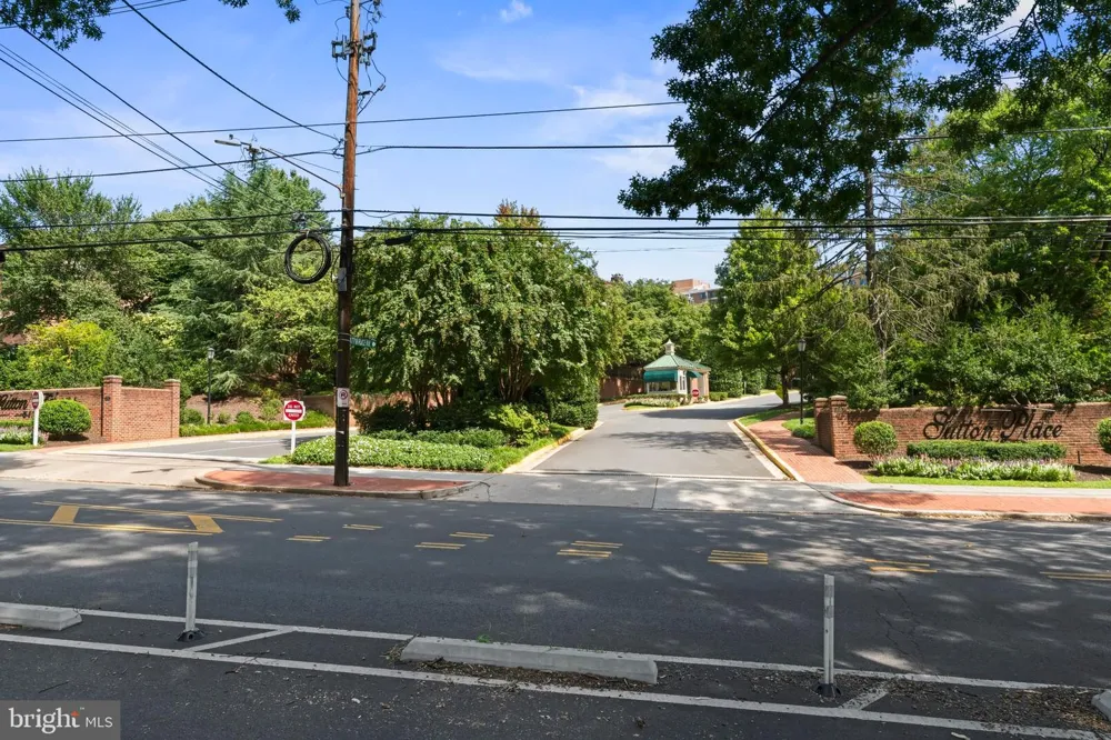 3217 SUTTON PLACE NW #B Washington, DC 20016