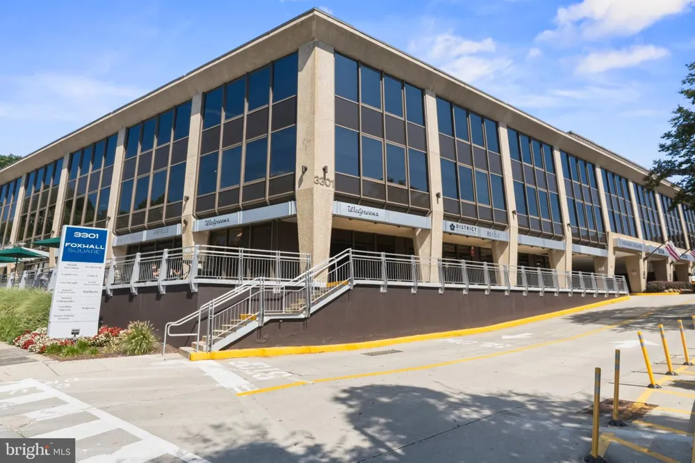 3217 SUTTON PLACE NW #B Washington, DC 20016