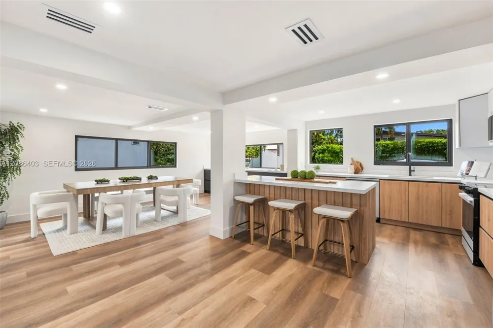 2412 Sugarloaf Ln Fort Lauderdale, FL 33312