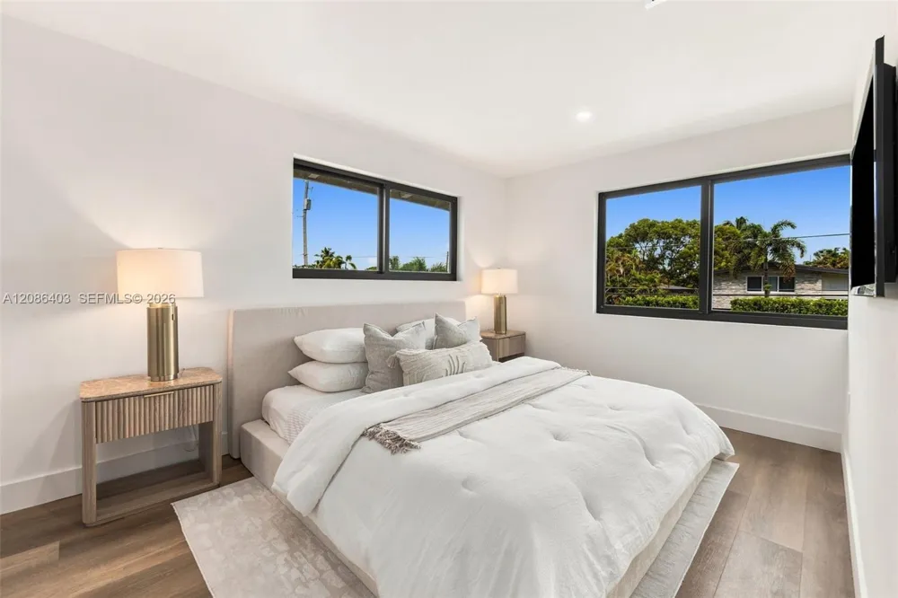 2412 Sugarloaf Ln Fort Lauderdale, FL 33312
