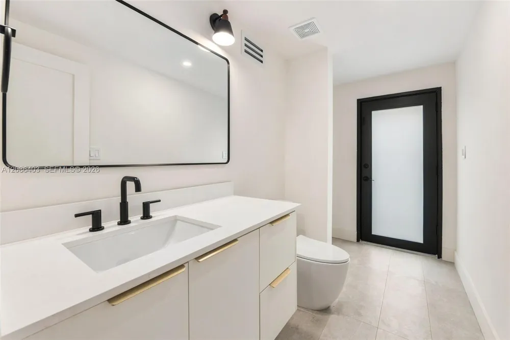 2412 Sugarloaf Ln Fort Lauderdale, FL 33312
