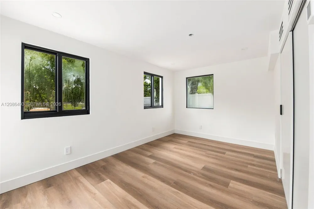 2412 Sugarloaf Ln Fort Lauderdale, FL 33312