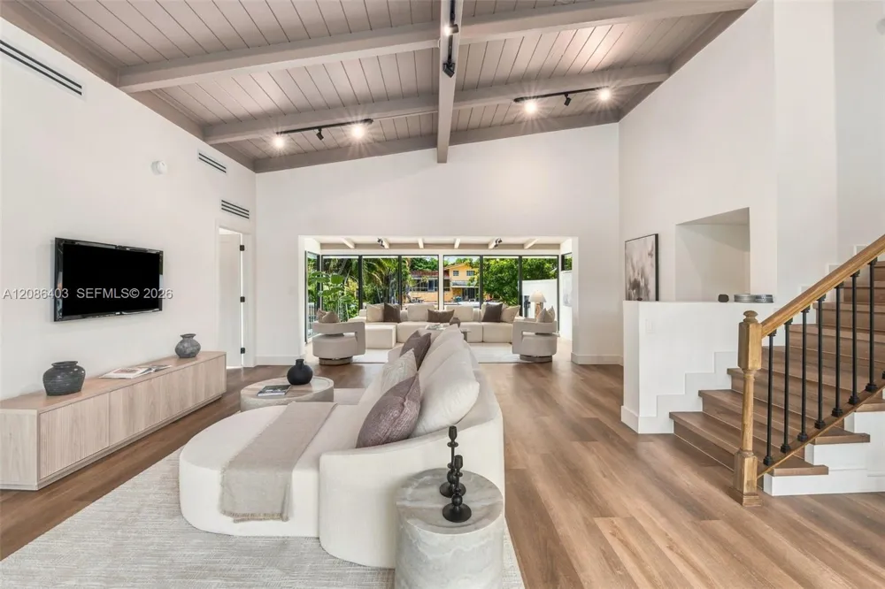 2412 Sugarloaf Ln Fort Lauderdale, FL 33312