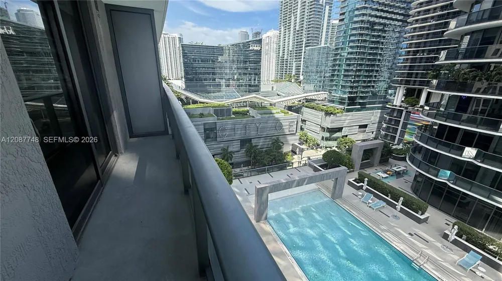 55 SW 9th St #1402 Miami, FL 33130