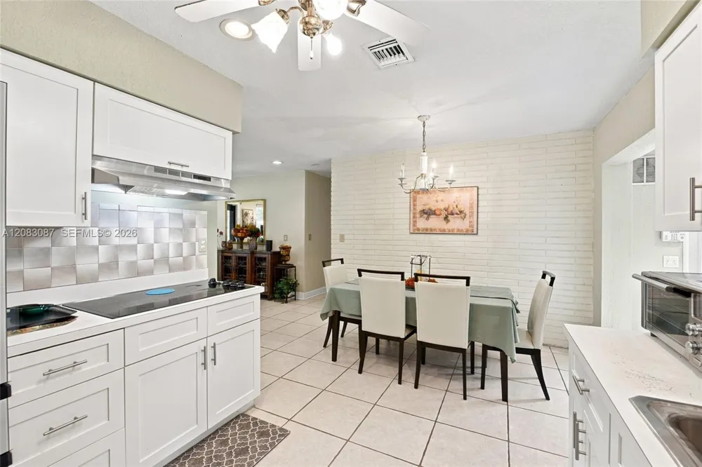 4750 NW 1st St Plantation, FL 33317