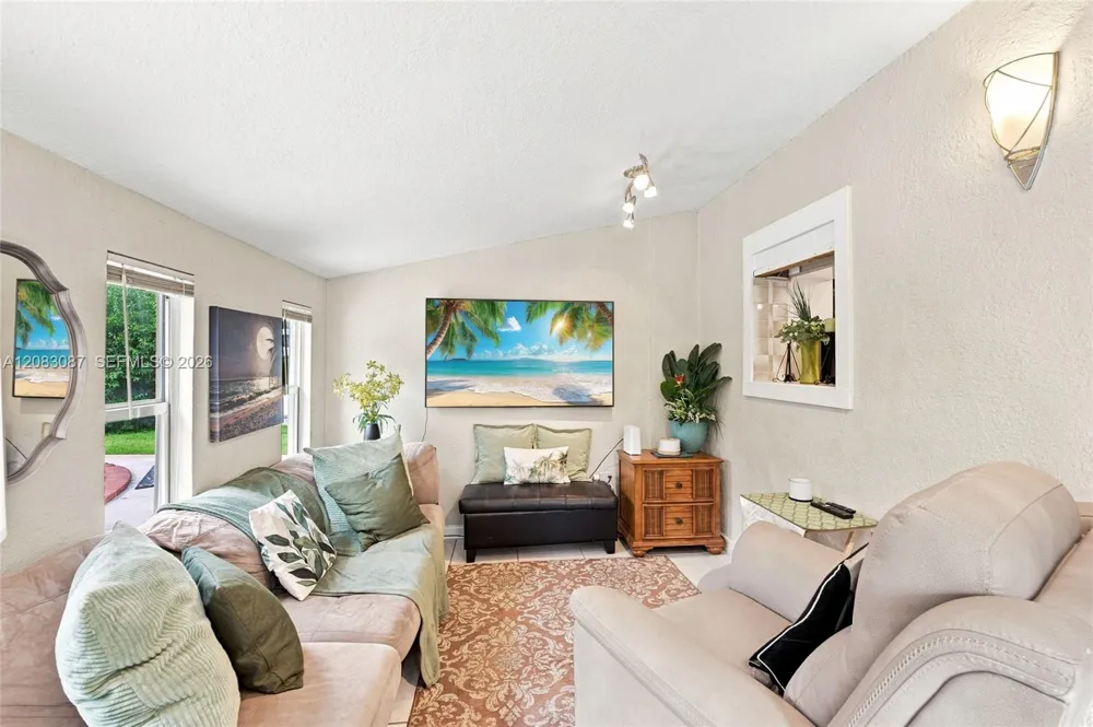 4750 NW 1st St Plantation, FL 33317