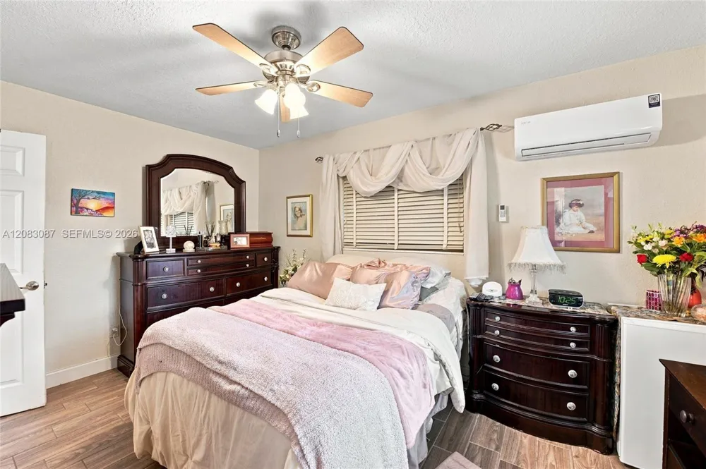 4750 NW 1st St Plantation, FL 33317