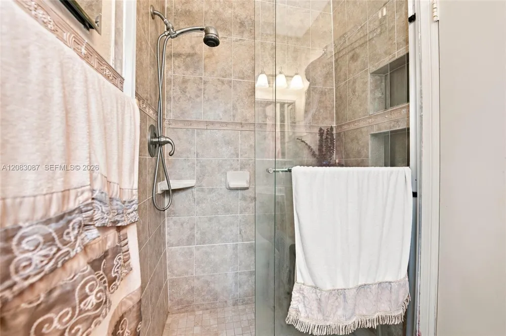 4750 NW 1st St Plantation, FL 33317
