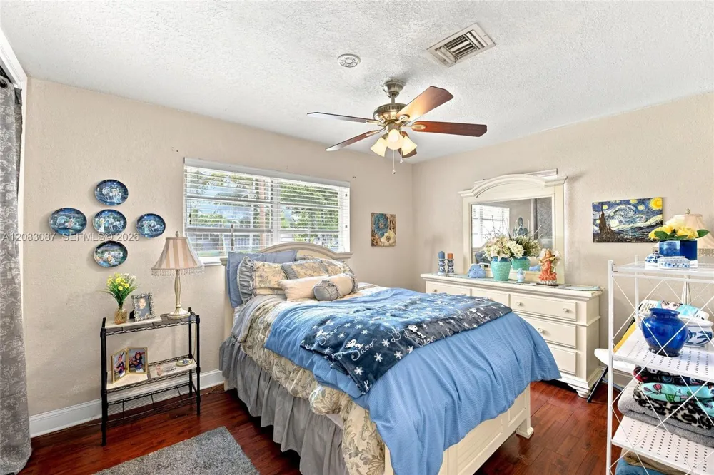 4750 NW 1st St Plantation, FL 33317