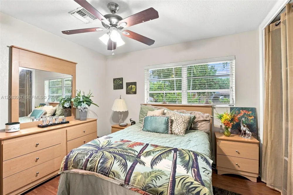 4750 NW 1st St Plantation, FL 33317