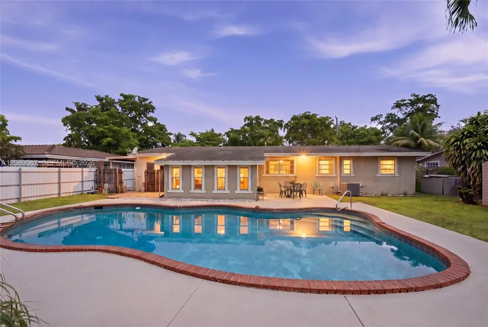 4750 NW 1st St Plantation, FL 33317
