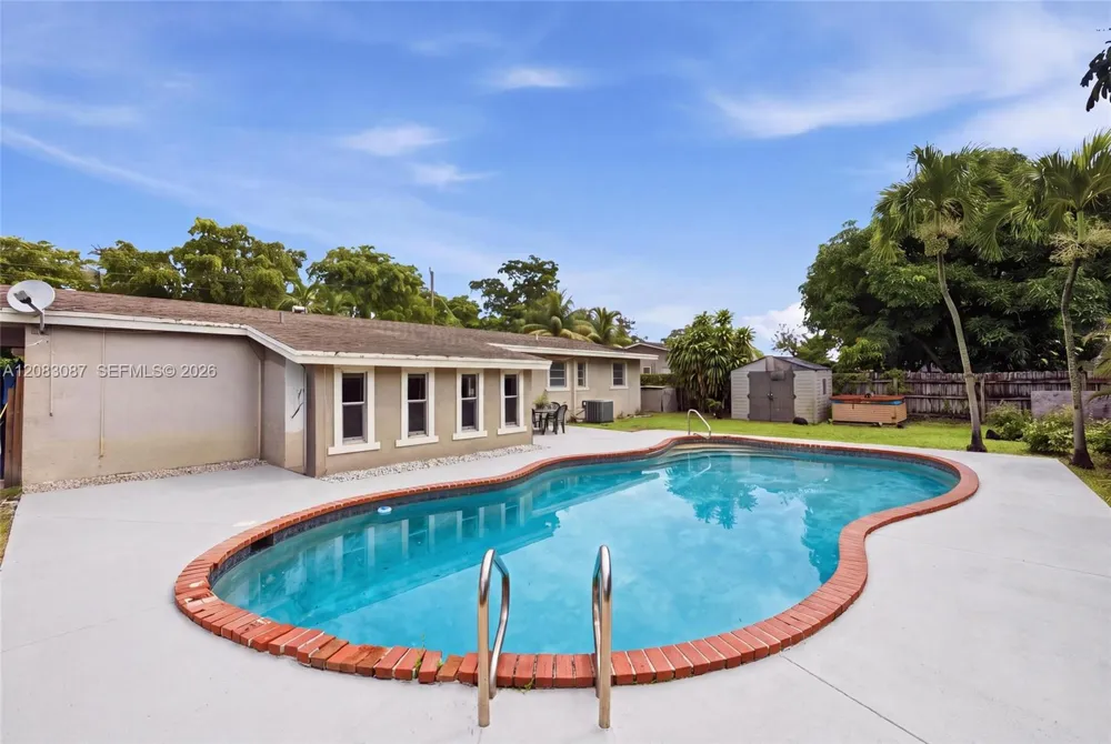 4750 NW 1st St Plantation, FL 33317