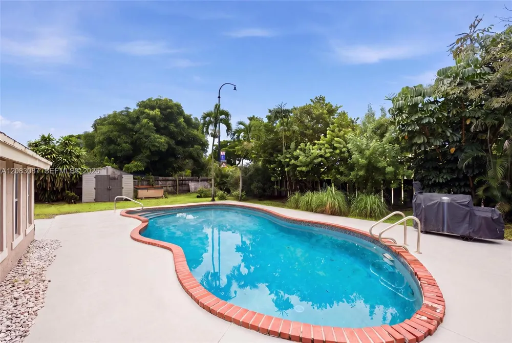 4750 NW 1st St Plantation, FL 33317