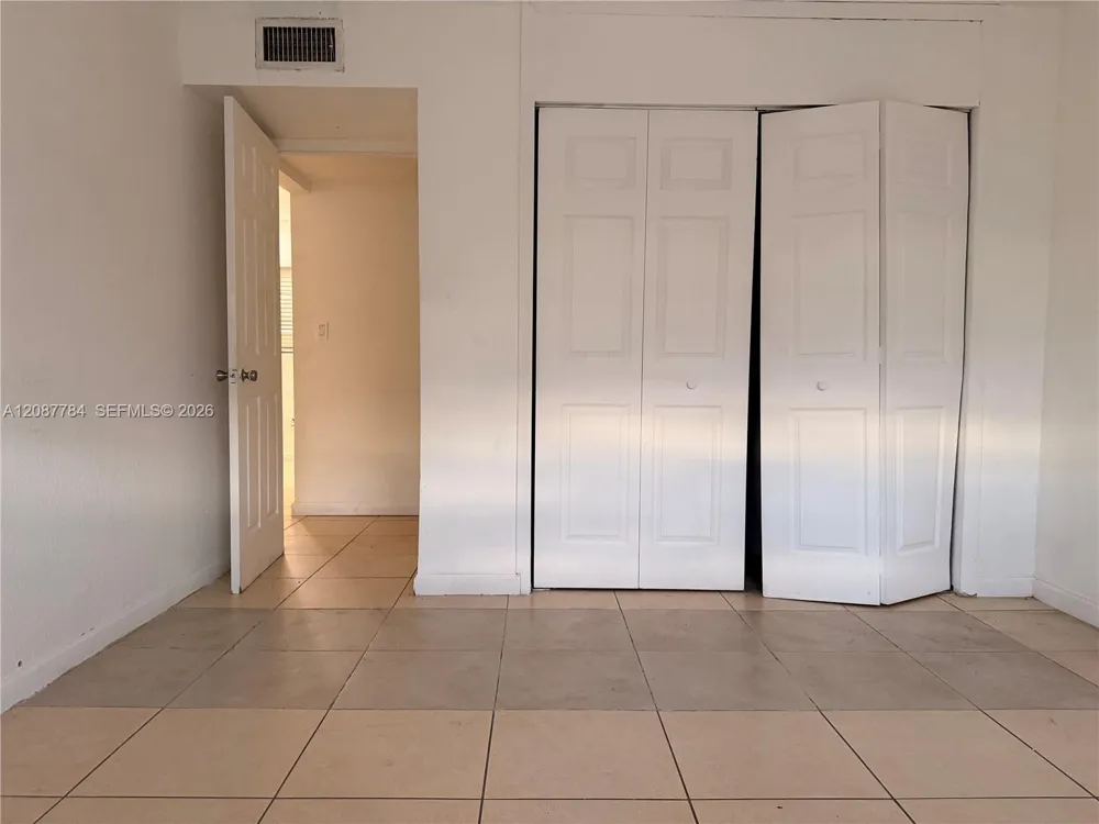770 NE 128th St #304 North Miami, FL 33161