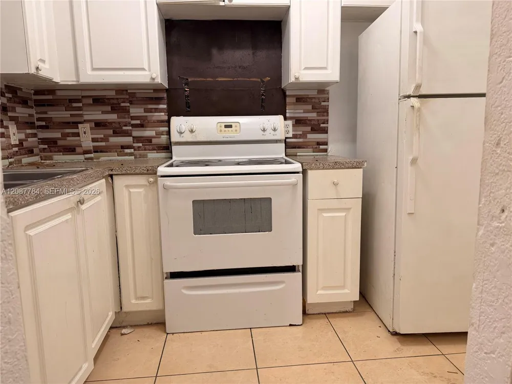 770 NE 128th St #304 North Miami, FL 33161
