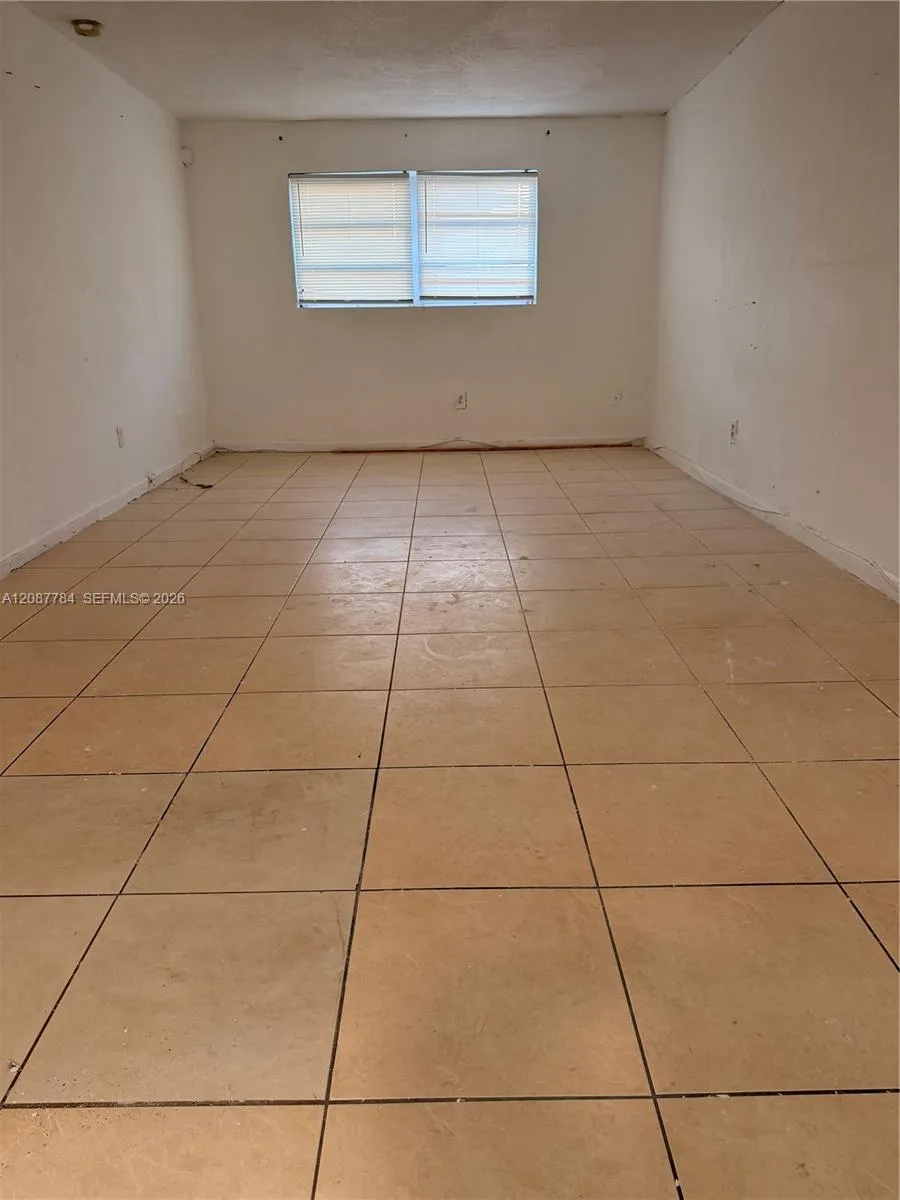 770 NE 128th St #304 North Miami, FL 33161