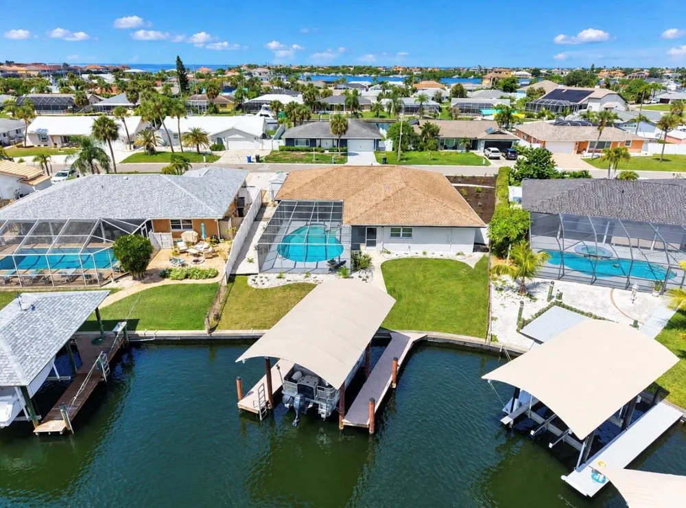 6315 WISTERIA LANE Apollo Beach, FL 33572