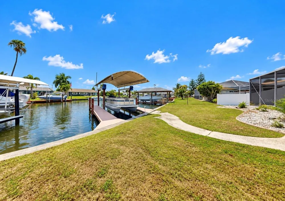 6315 WISTERIA LANE Apollo Beach, FL 33572