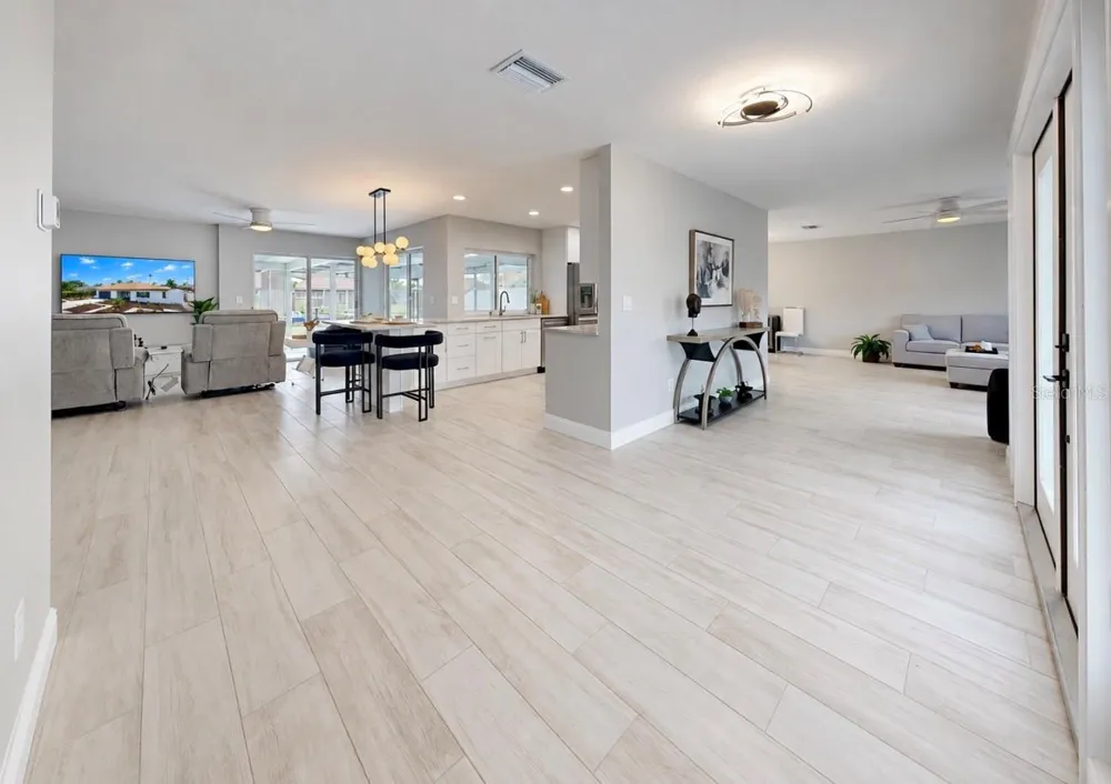 6315 WISTERIA LANE Apollo Beach, FL 33572