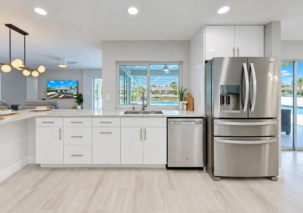 6315 WISTERIA LANE Apollo Beach, FL 33572