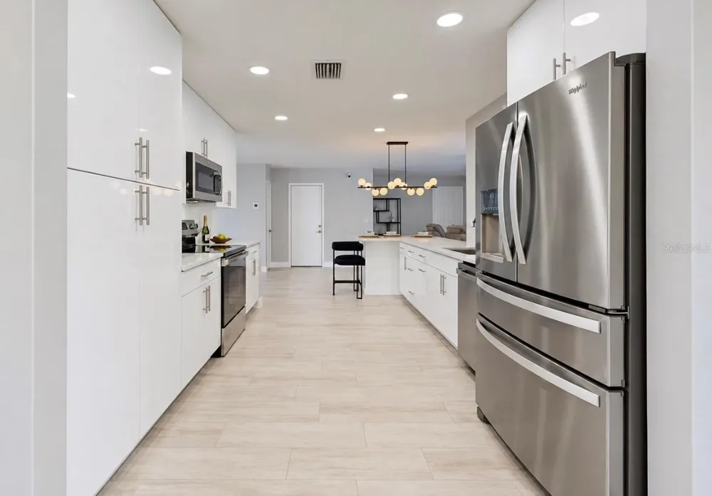 6315 WISTERIA LANE Apollo Beach, FL 33572