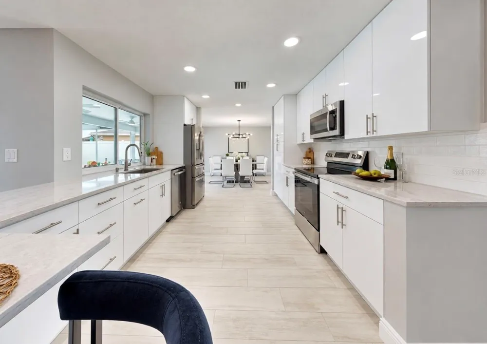 6315 WISTERIA LANE Apollo Beach, FL 33572