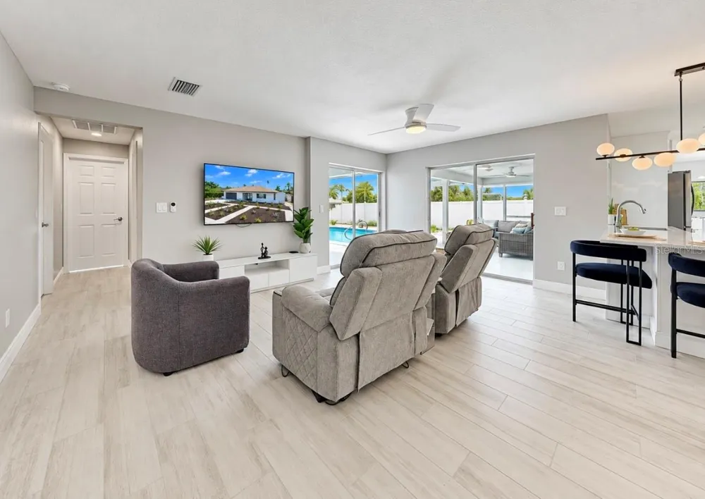 6315 WISTERIA LANE Apollo Beach, FL 33572