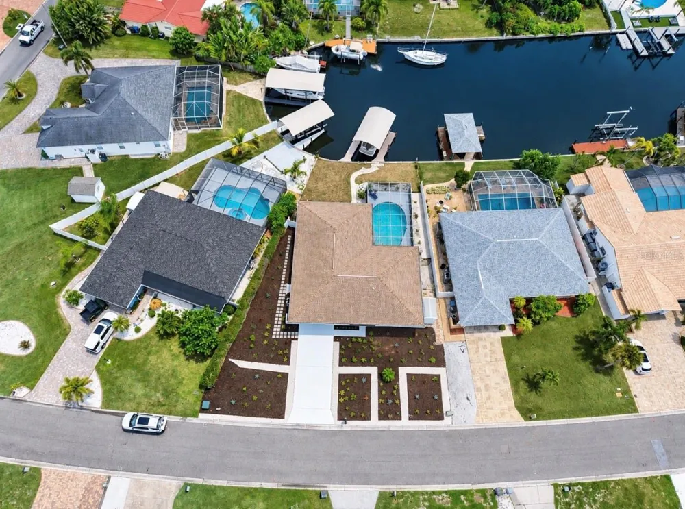 6315 WISTERIA LANE Apollo Beach, FL 33572