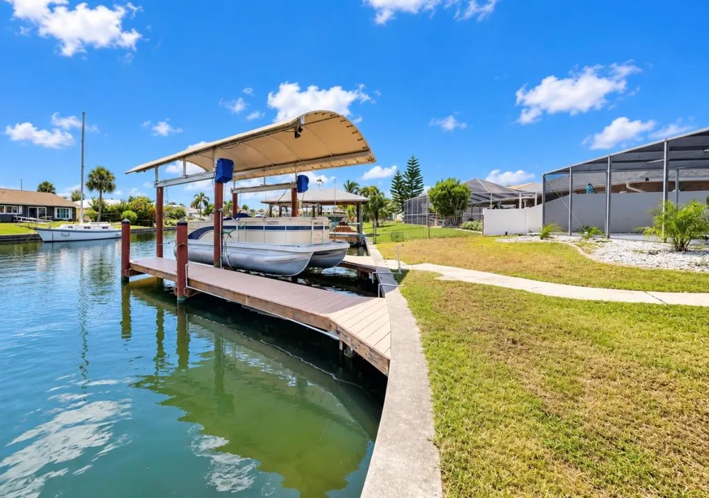 6315 WISTERIA LANE Apollo Beach, FL 33572
