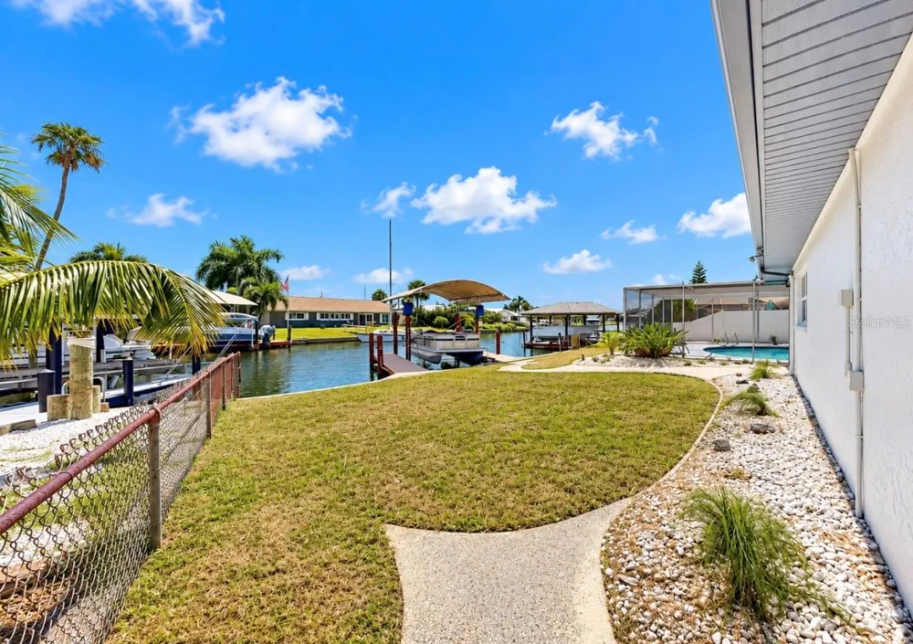 6315 WISTERIA LANE Apollo Beach, FL 33572