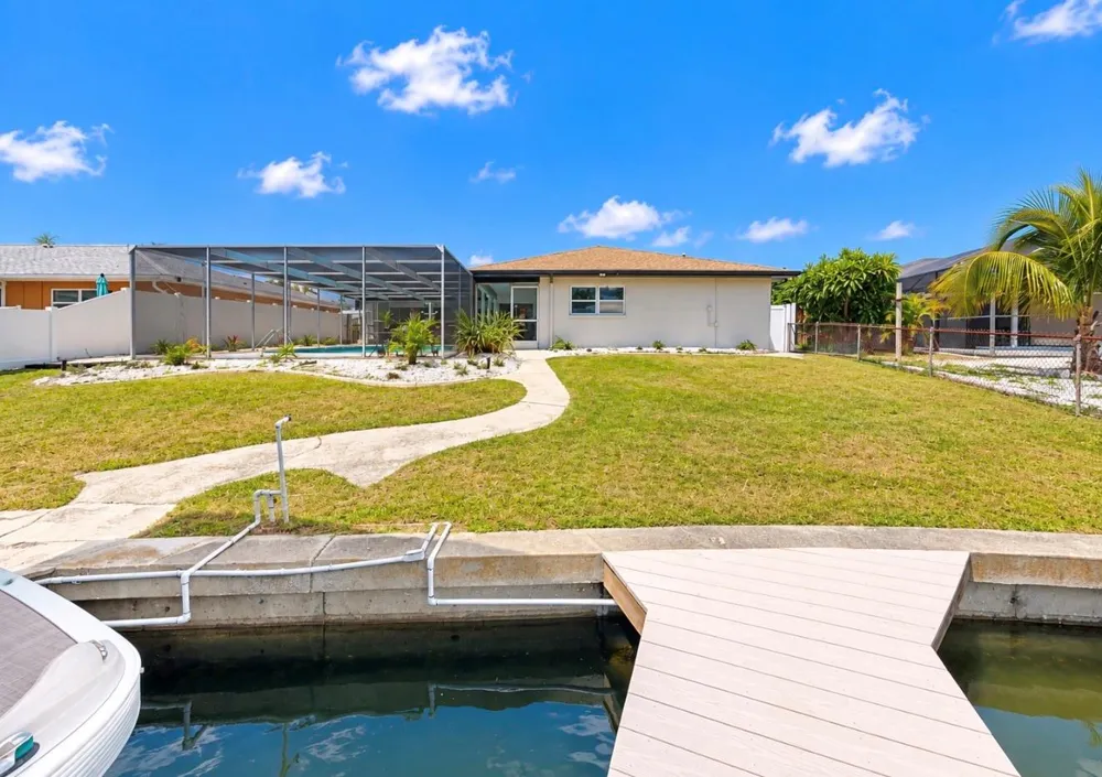 6315 WISTERIA LANE Apollo Beach, FL 33572