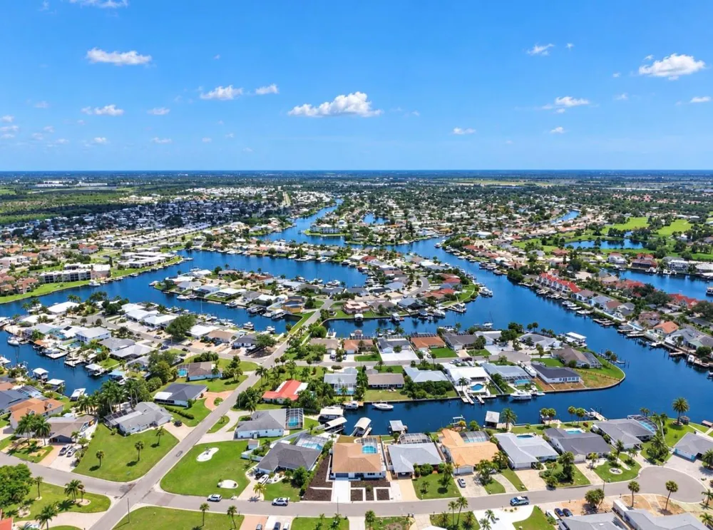 6315 WISTERIA LANE Apollo Beach, FL 33572