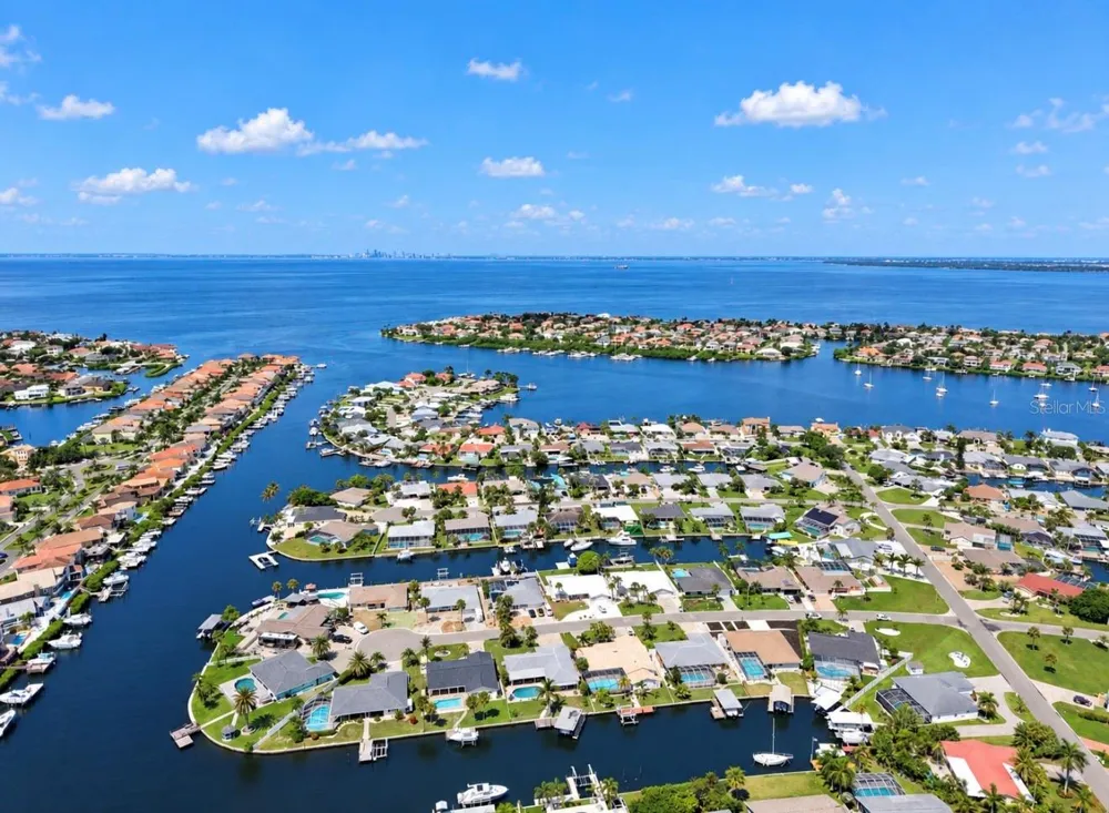 6315 WISTERIA LANE Apollo Beach, FL 33572
